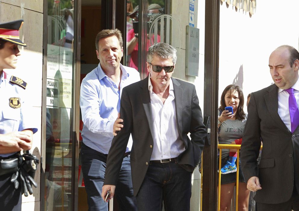 Foto: El padre de Messi, a la salida de los juzgados tras declarar por presunto fraude fiscal.
