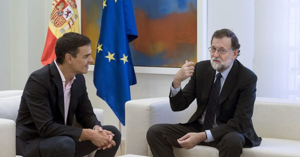 Foto: Mariano Rajoy y Pedro Sánchez, en La Moncloa. (EFE)