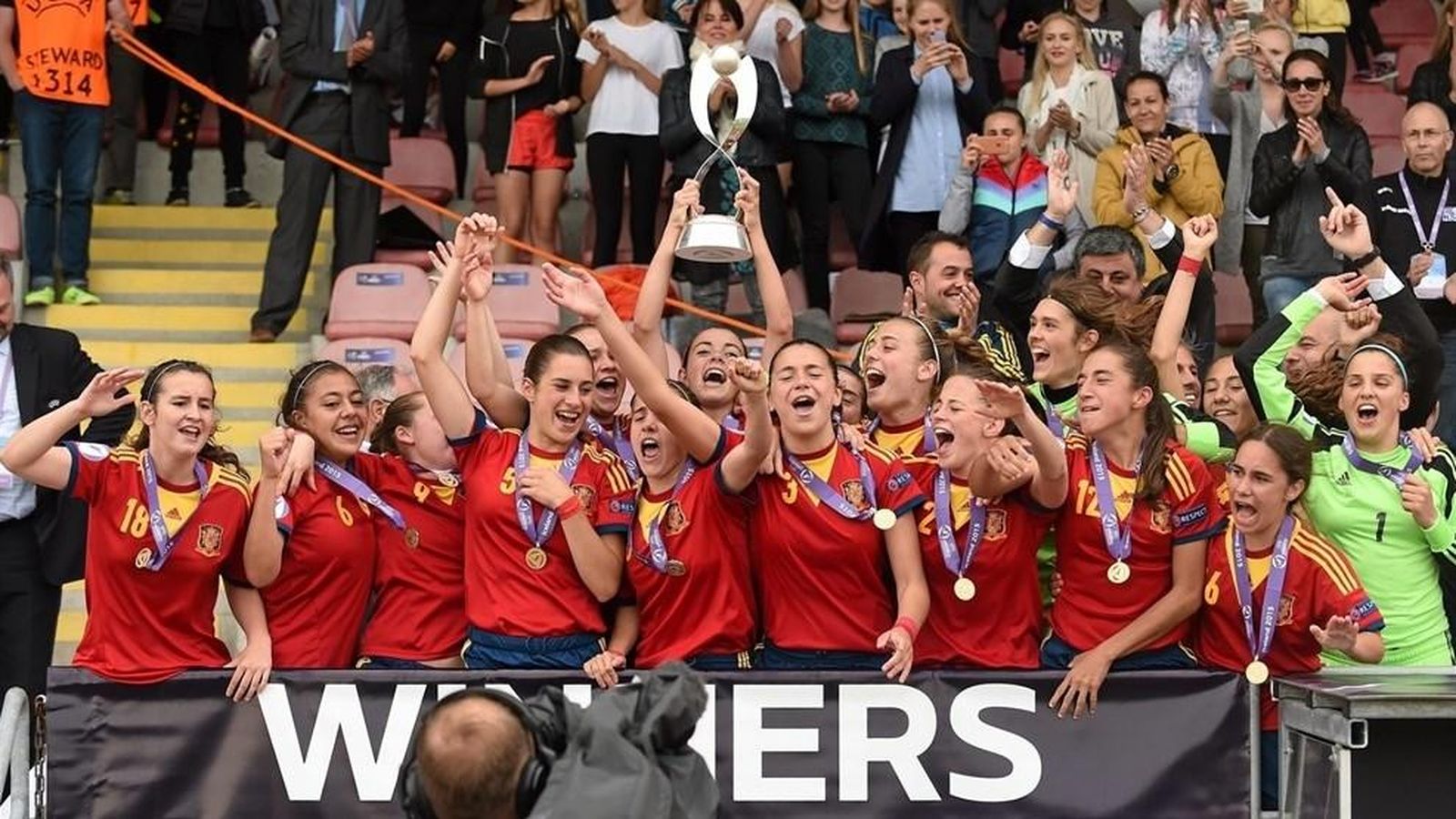 Foto: La Sub 17 femenina se llevó el Campeonato de Europa disputado en Islandia (FOTO: es.uefa.com/@Sportsfile)