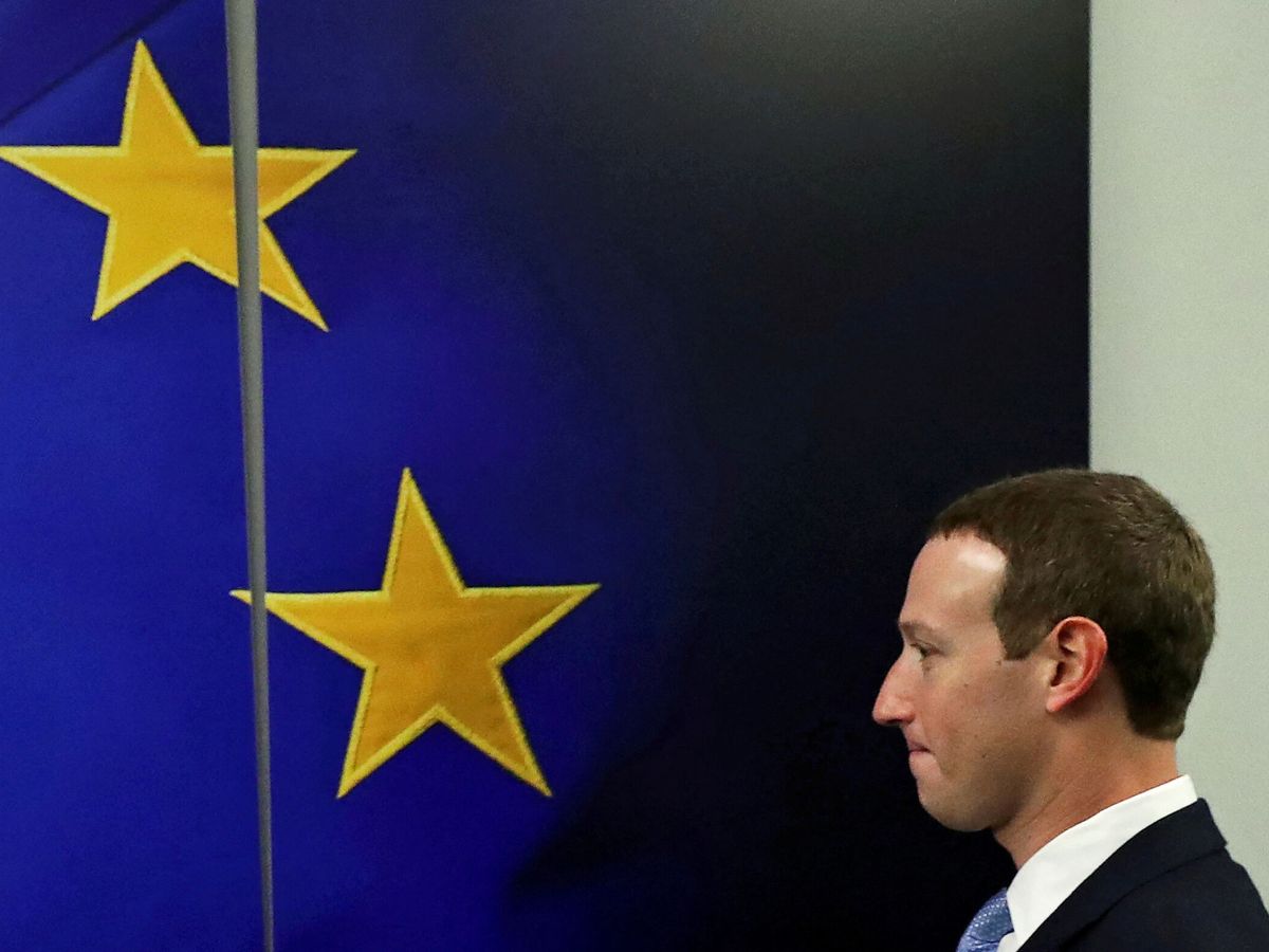 Foto: El CEO de Facebook, Mark Zuckerberg, en las instalaciones de la Unión Europea en Bruselas (Bélgica). (Reuters/Yves Herman)