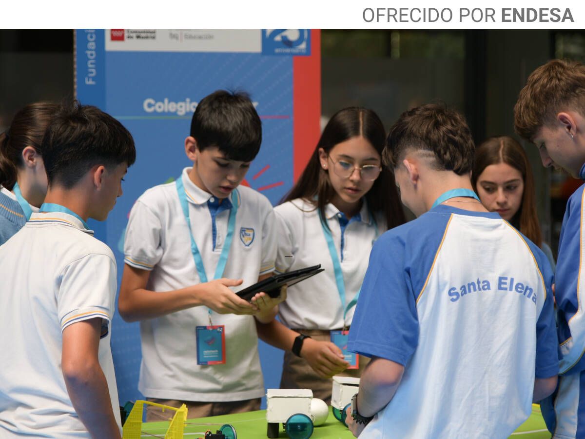 Foto: Los alumnos del Colegio Santa Elena (Villarejo de Salvanés). (Álvaro Padilla)