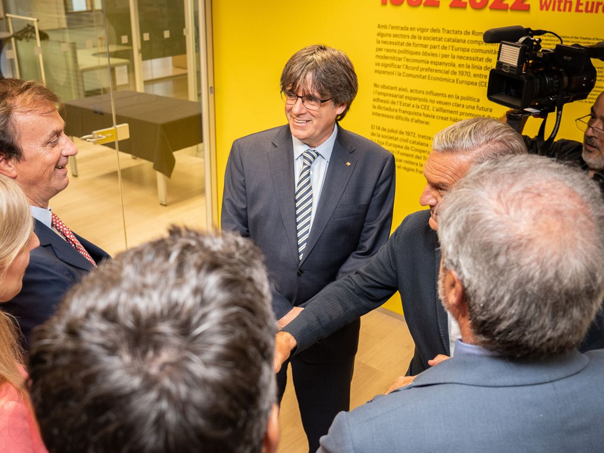 Foto: El expresidente catalán Carles Puigdemont (c). (EFE/Zacarías García)