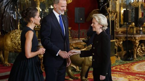 La reina Letizia en la cena de la OTAN: vestido 'made in Spain' y las joyas más importantes