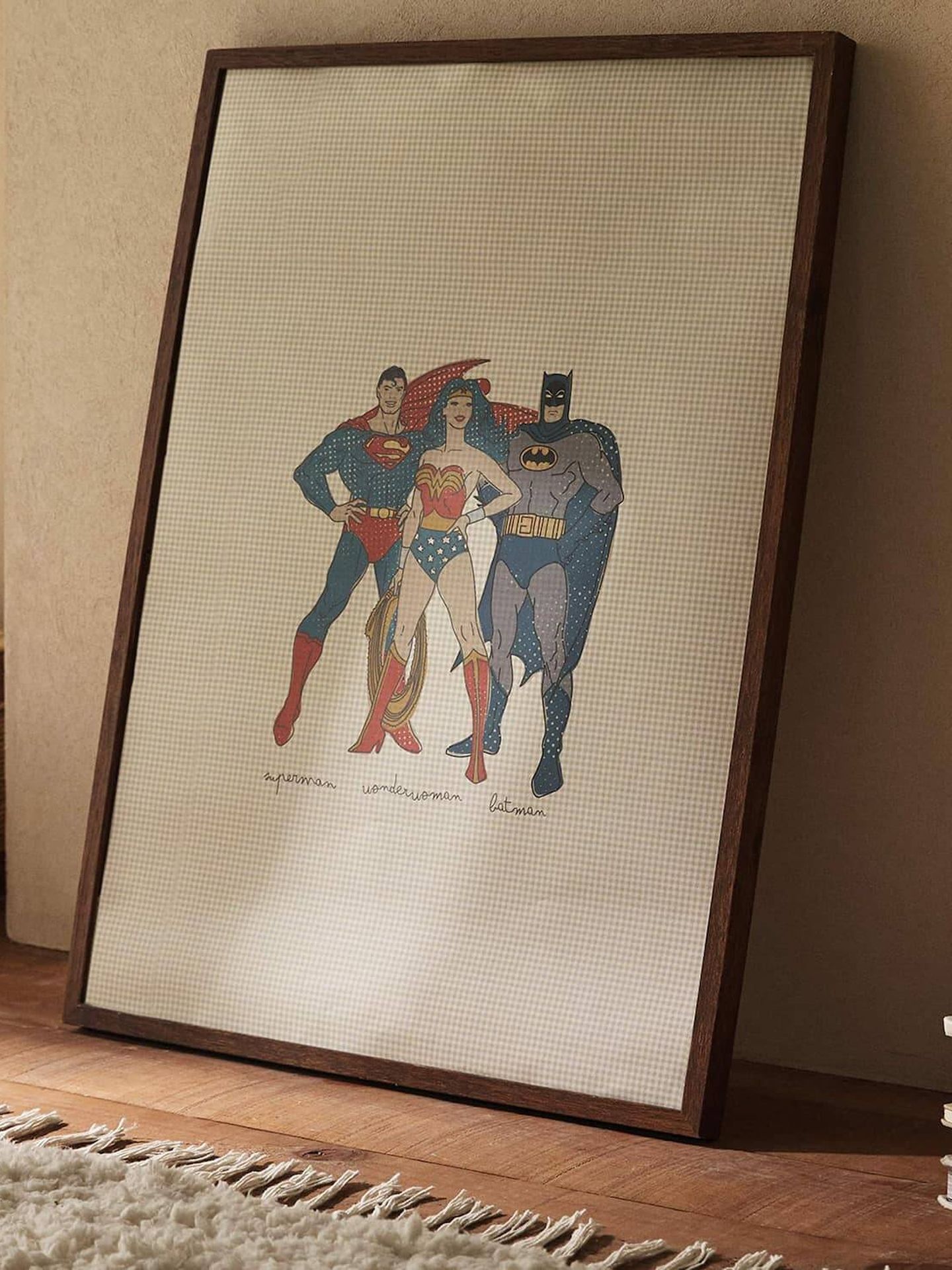 Poster de superhéroes. (Zara Home/Cortesía)