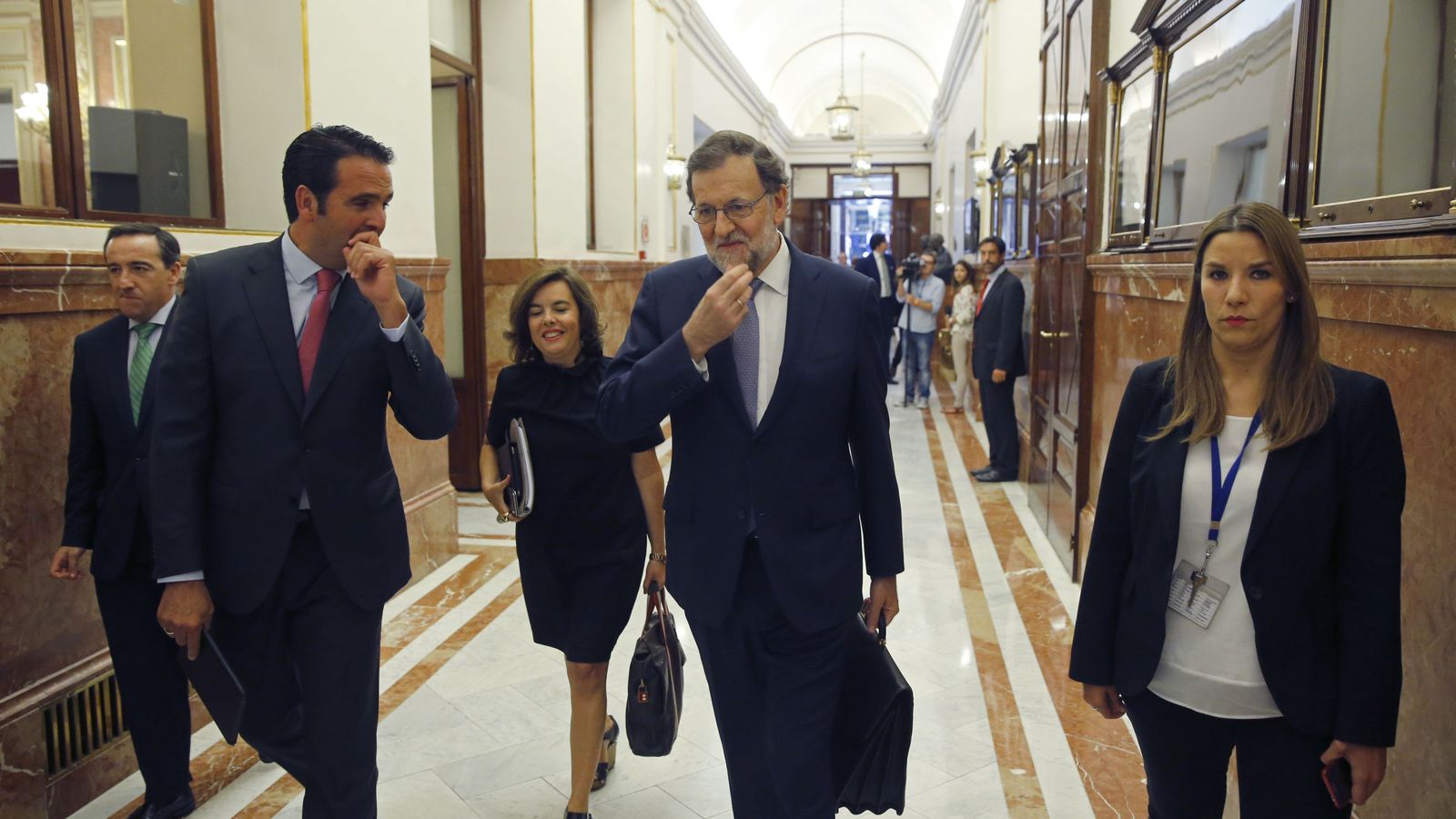 Foto: Mariano Rajoy y Soraya Saénz de Santamaría, hoy en el Congreso. (EFE)