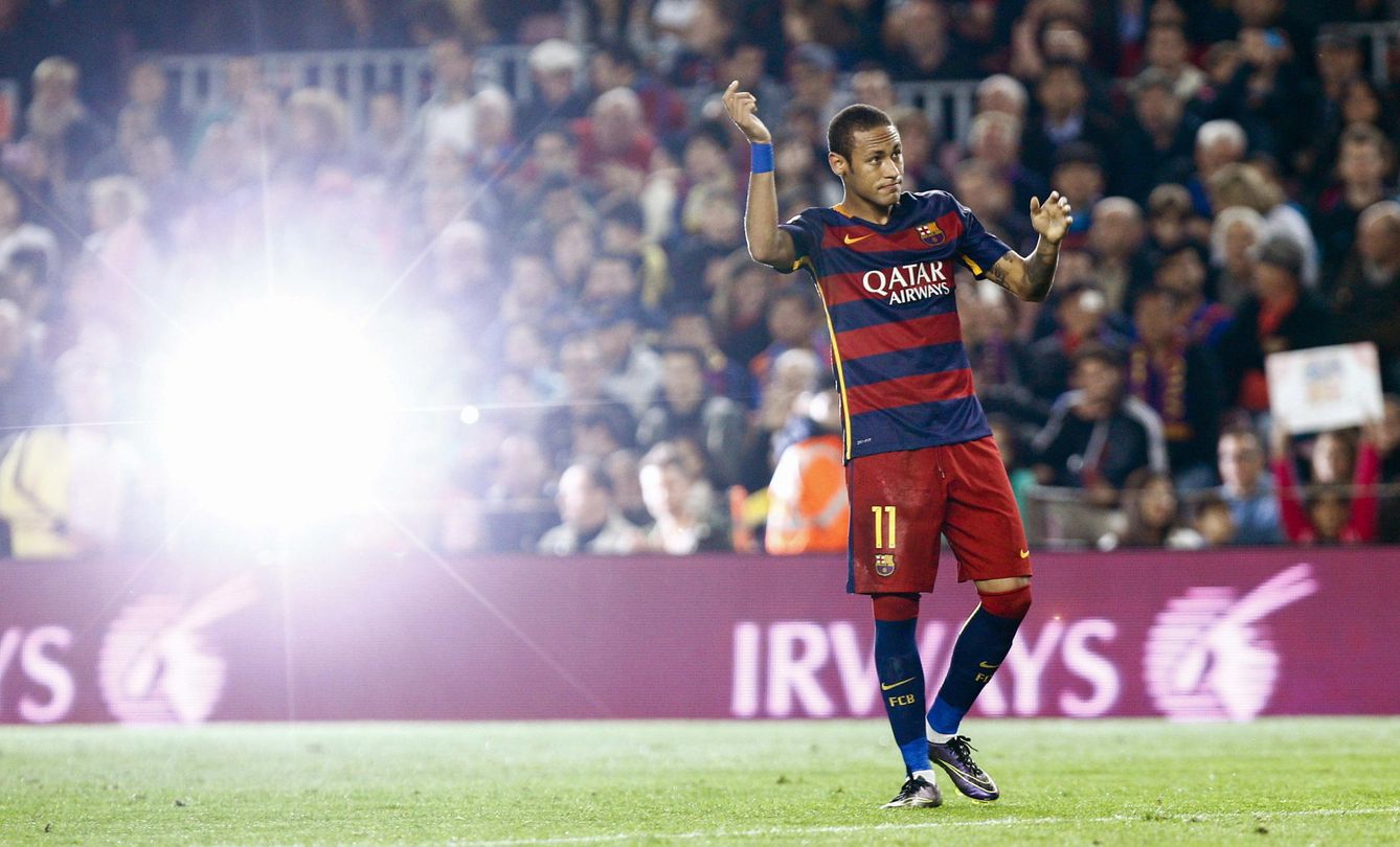 Neymar celebra uno de sus cuatro goles al Rayo en el Camp Nou. (EFE)