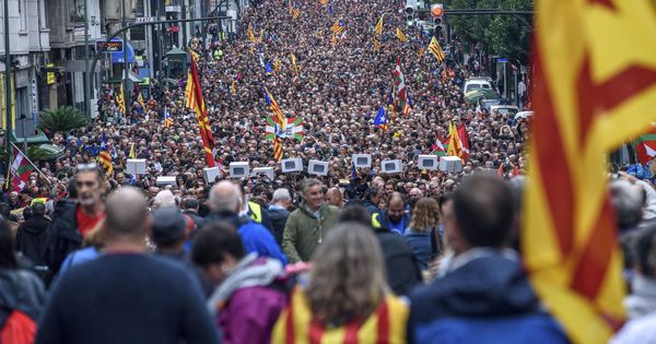 Foto: Manifestación en Bilbao organizada por Gure Esku Dago el pasado año en apoyo al referéndum soberanista catalán. (EFE)