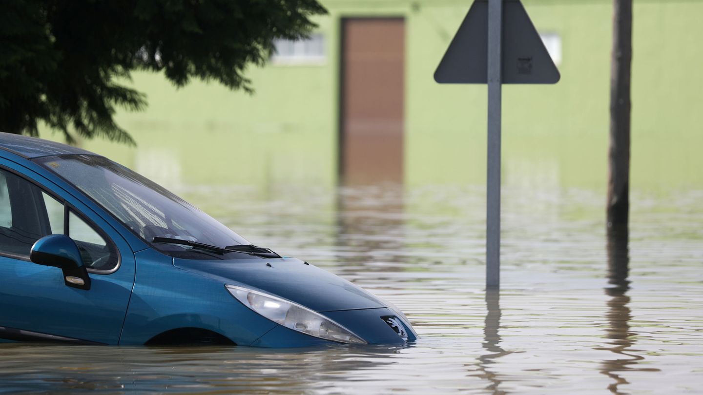 Lalocalidad de Dolres tras la riada. (Reuters)