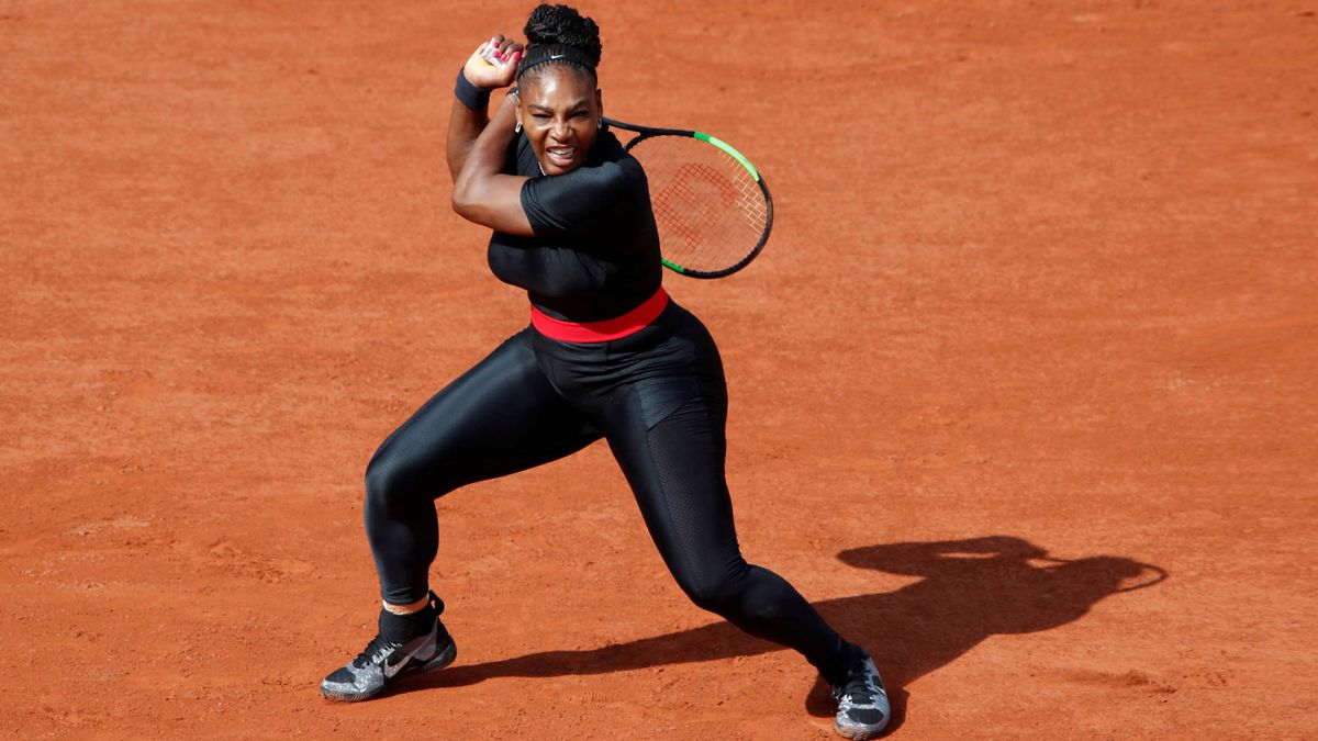 Serena Williams divide al mundo con su reinterpretación del vestuario deportivo