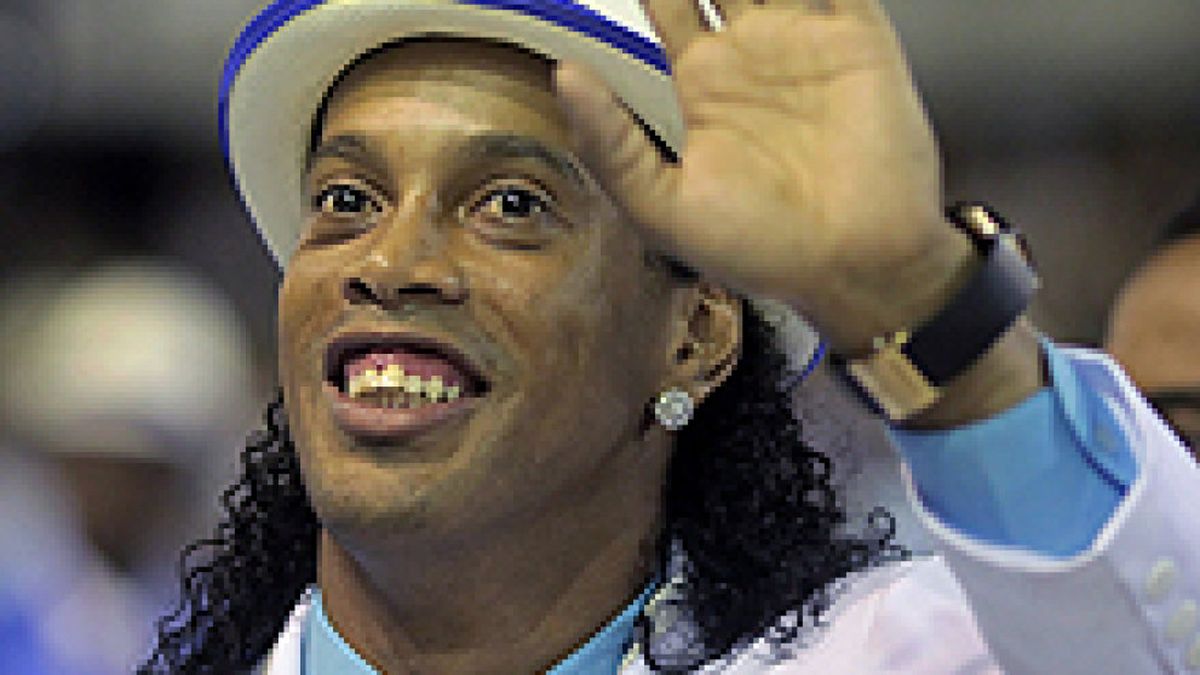 Ronaldinho, el rey de la fiesta: de su casa a la discoteca por un túnel