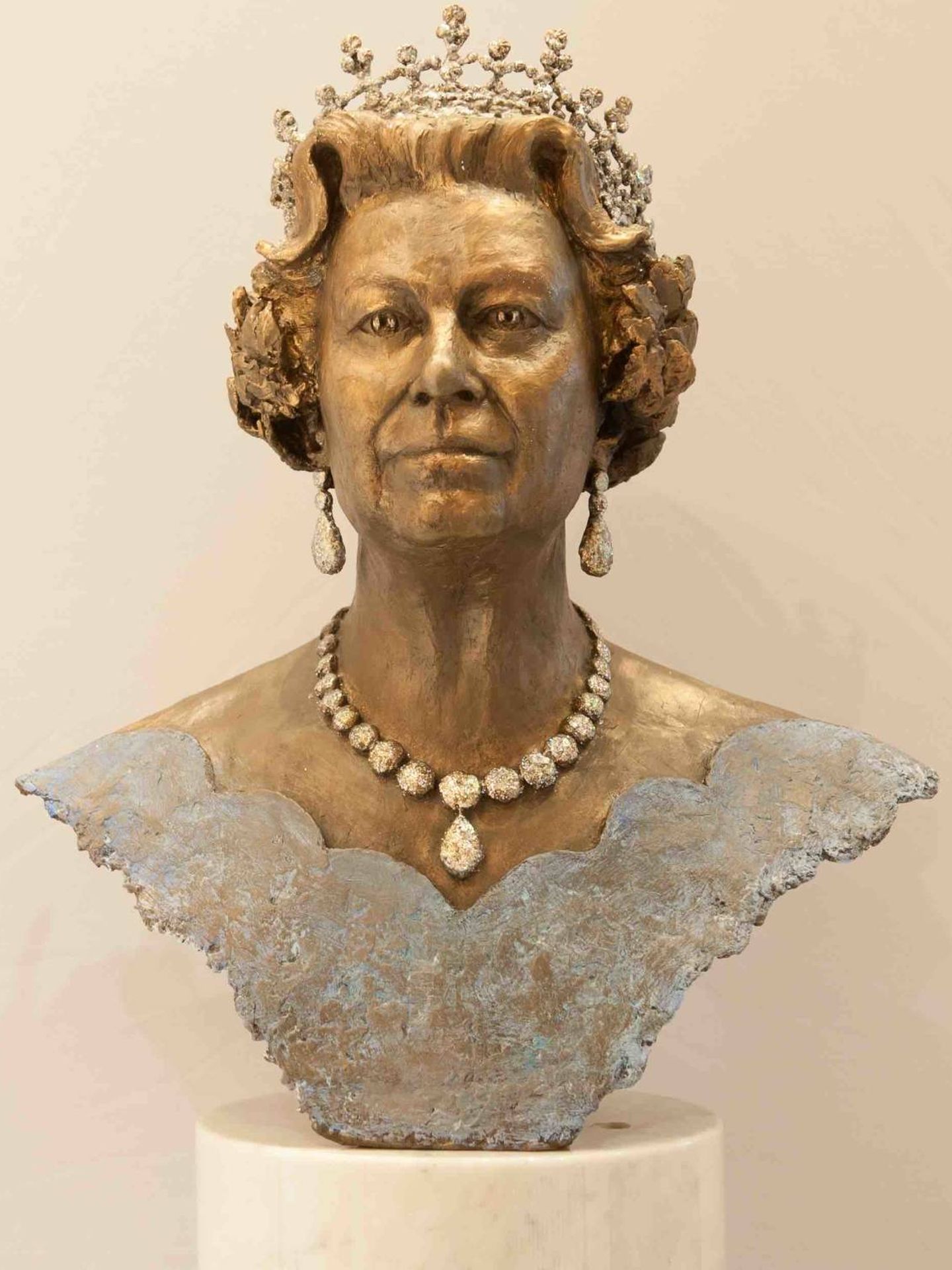 Busto de Isabel II esculpido por Frances Segelman. (Cortesía)