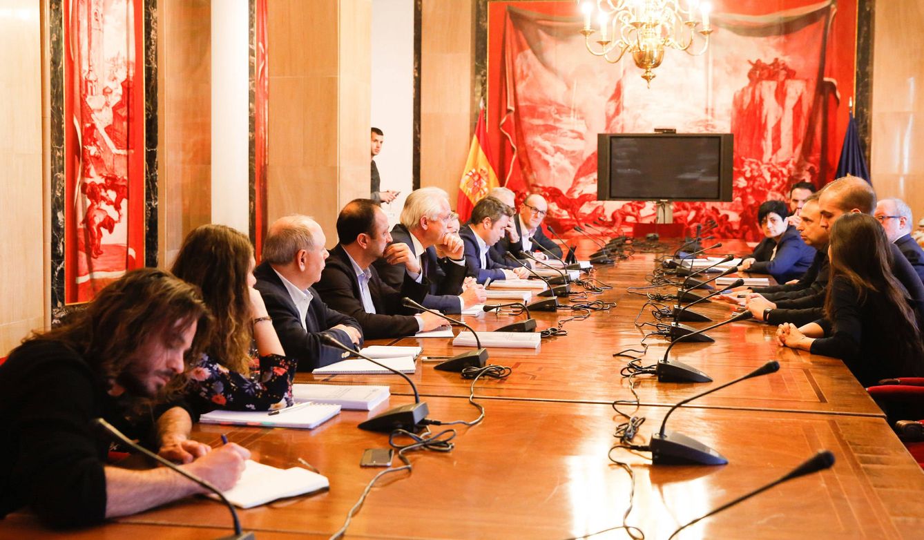 Reunión en el Congreso, este 21 de febrero, entre los consejos de informativos de RTVE y los grupos parlamentarios, salvo el PP. (Inma Mesa | PSOE)