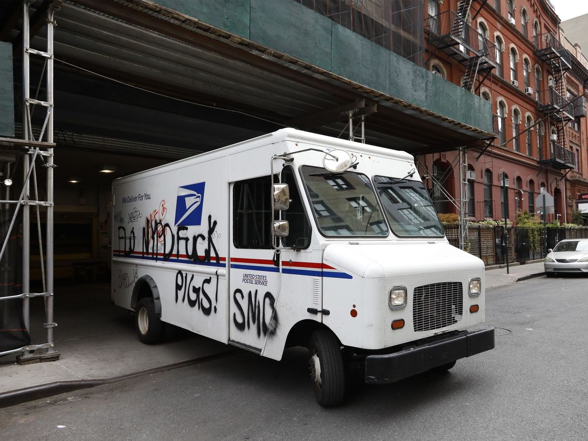 Foto: US Postal, el servicio estadounidense de correos, ha abierto una investigación (EFE EPA/Jason Szenes)