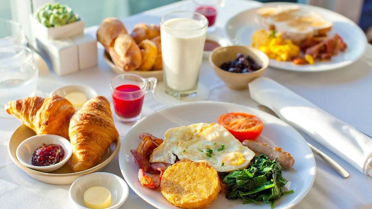 Cuatro alimentos sanos  (en teoría) que debes evitar en el desayuno