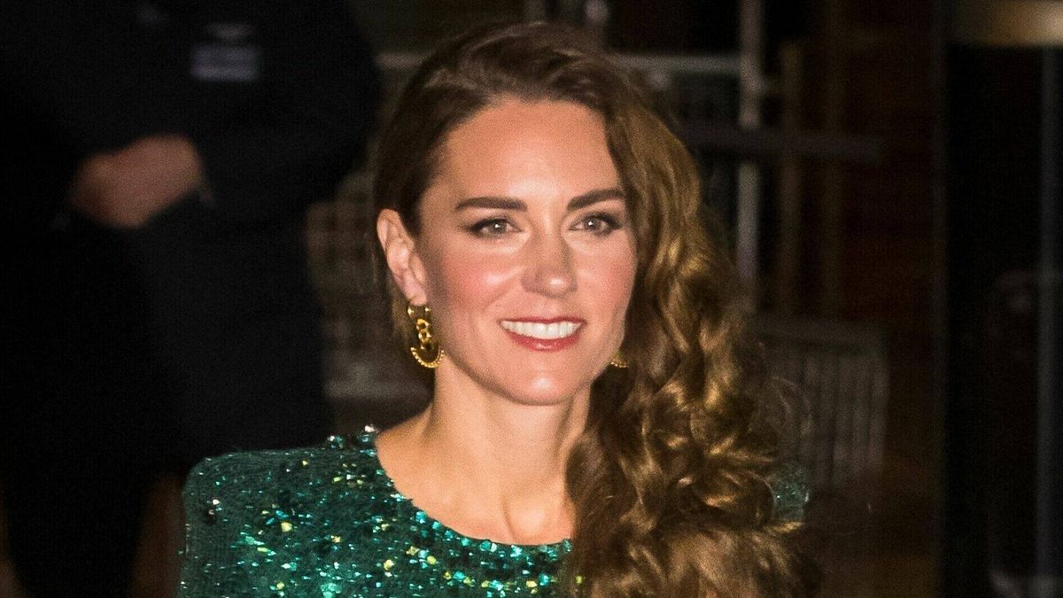 Desvelado el vestido de lentejuelas que Kate Middleton llevó en la fiesta del 75 cumpleaños de Carlos III