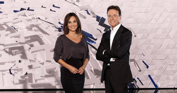 Foto: Mónica Carrillo y Matías Prats, presentadores de 'Antena 3 Noticias'. (Atresmedia)