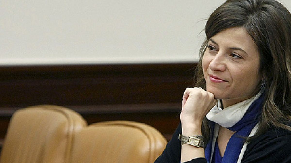 Arenas quiere dejar sin 'embajada' en Madrid al novio de la ex ministra Aído