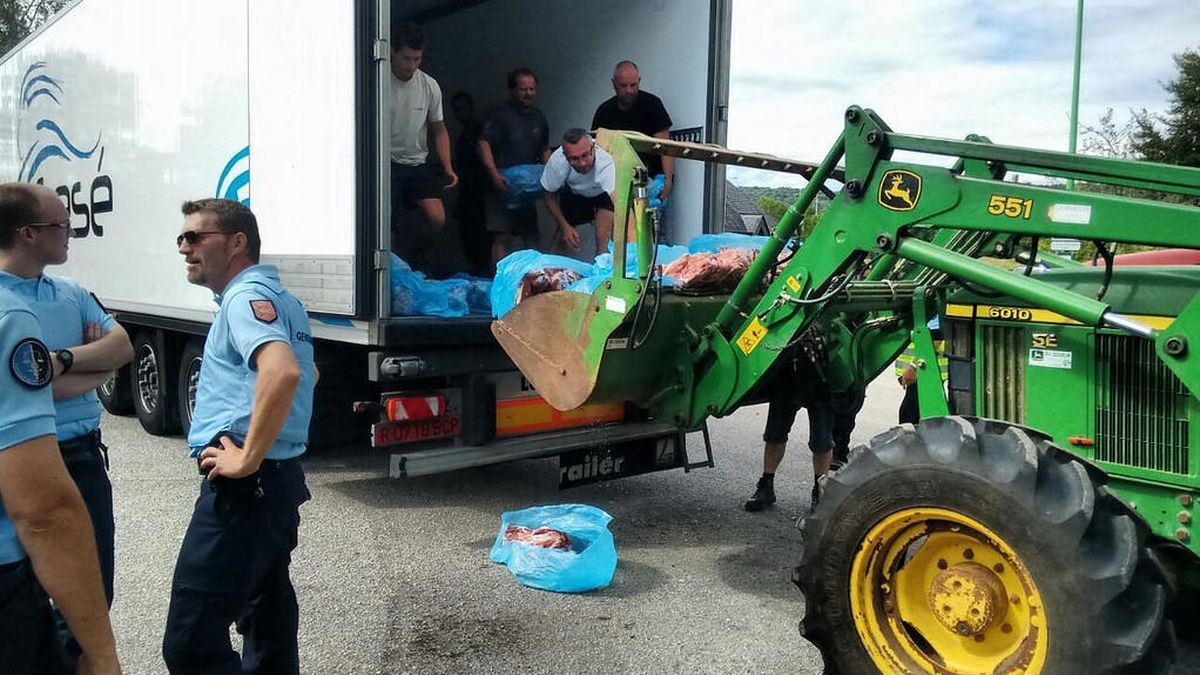 Los franceses vuelven a las andadas: vuelcan dos camiones españoles cargados de carne