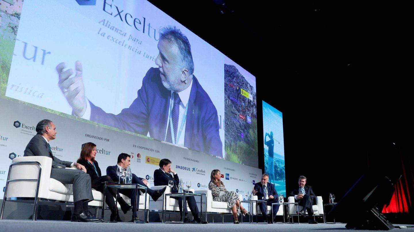 Ponencia 'Potenciando la imagen y la competitividad regional del turismo en España', en el X Foro Exceltur, celebrado en los días previos a Fitur 2020. (EFE)