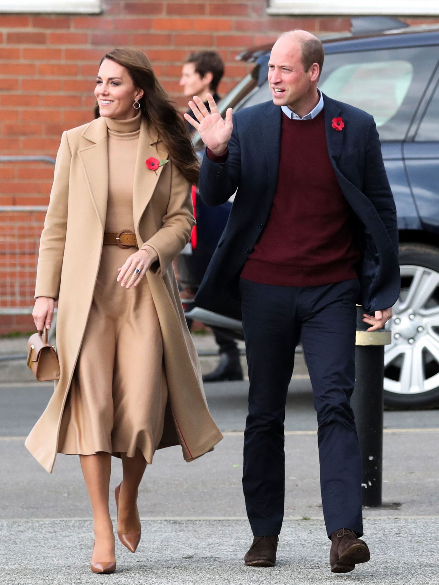 Los príncipes de Gales llegan a una pequeña localidad para recaudar fondos. (Reuters/Scott Heppell)