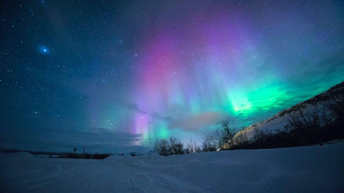 El hotel de Islandia que llama a sus clientes para indicarles cuándo hay auroras boreales