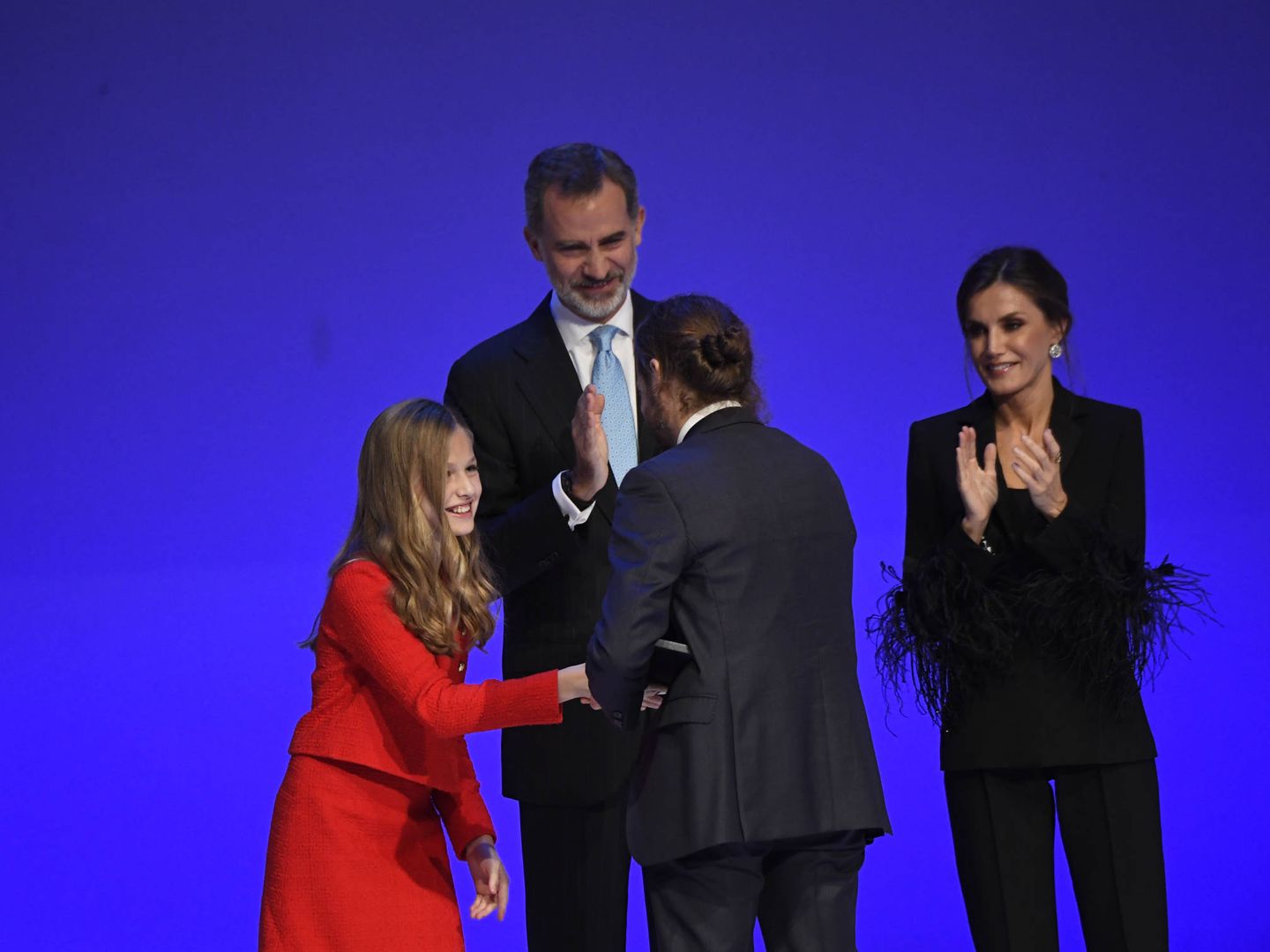 La princesa Leonor, entregando el premio a Ignacio Hernández Medrano. (Limited Pictures)