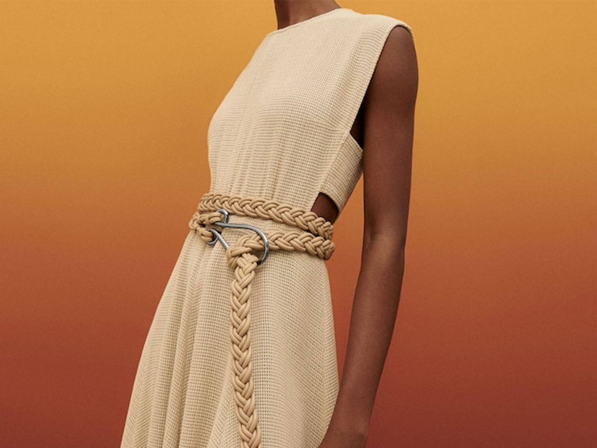 Foto: El vestido que te hará soñar con el verano. (Massimo Dutti/Cortesía)