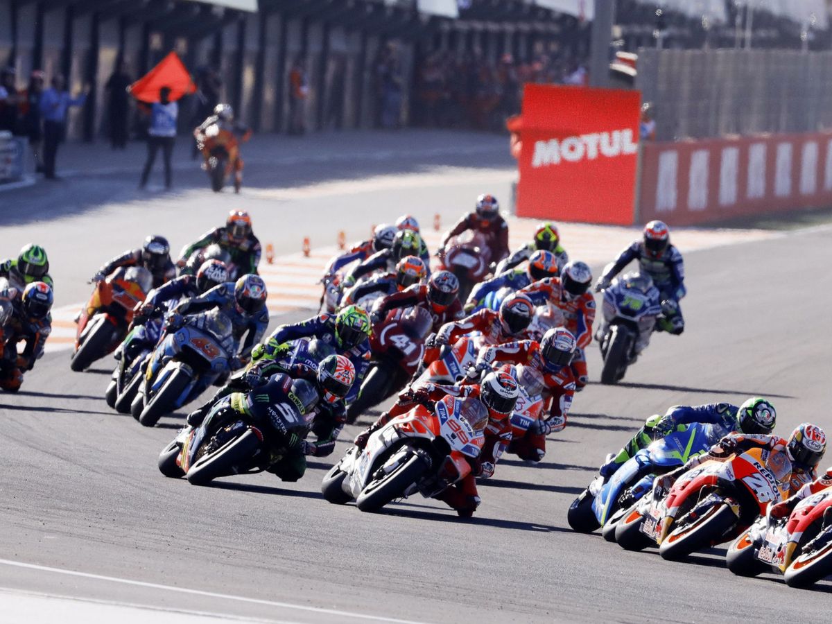 Foto: Primeros compases del pasado Gran Premio de la Comunitat Valenciana de MotoGP. (EFE)