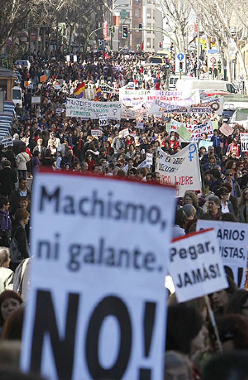 Foto: Miles de mujeres celebran el Día de la Mujer, con la crisis de telón de fondo