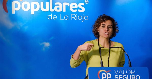 Foto: La candidata número uno popular al Parlamento Europeo, Dolors Montserrat, en un acto en Logroño (Efe)