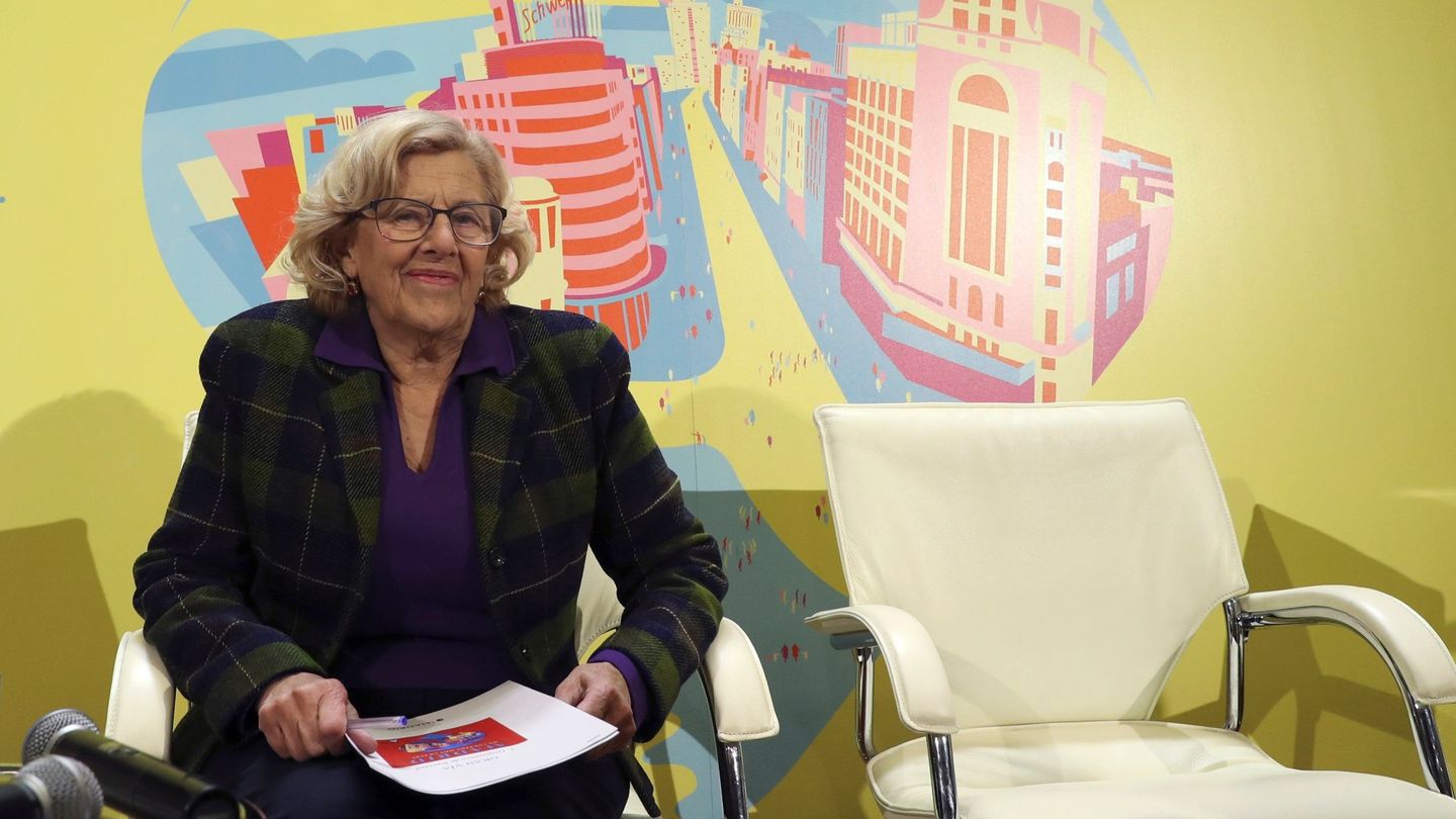 La alcaldesa de Madrid, Manuela Carmena, presenta el dispositivo especial de movilidad de Navidad. (EFE)