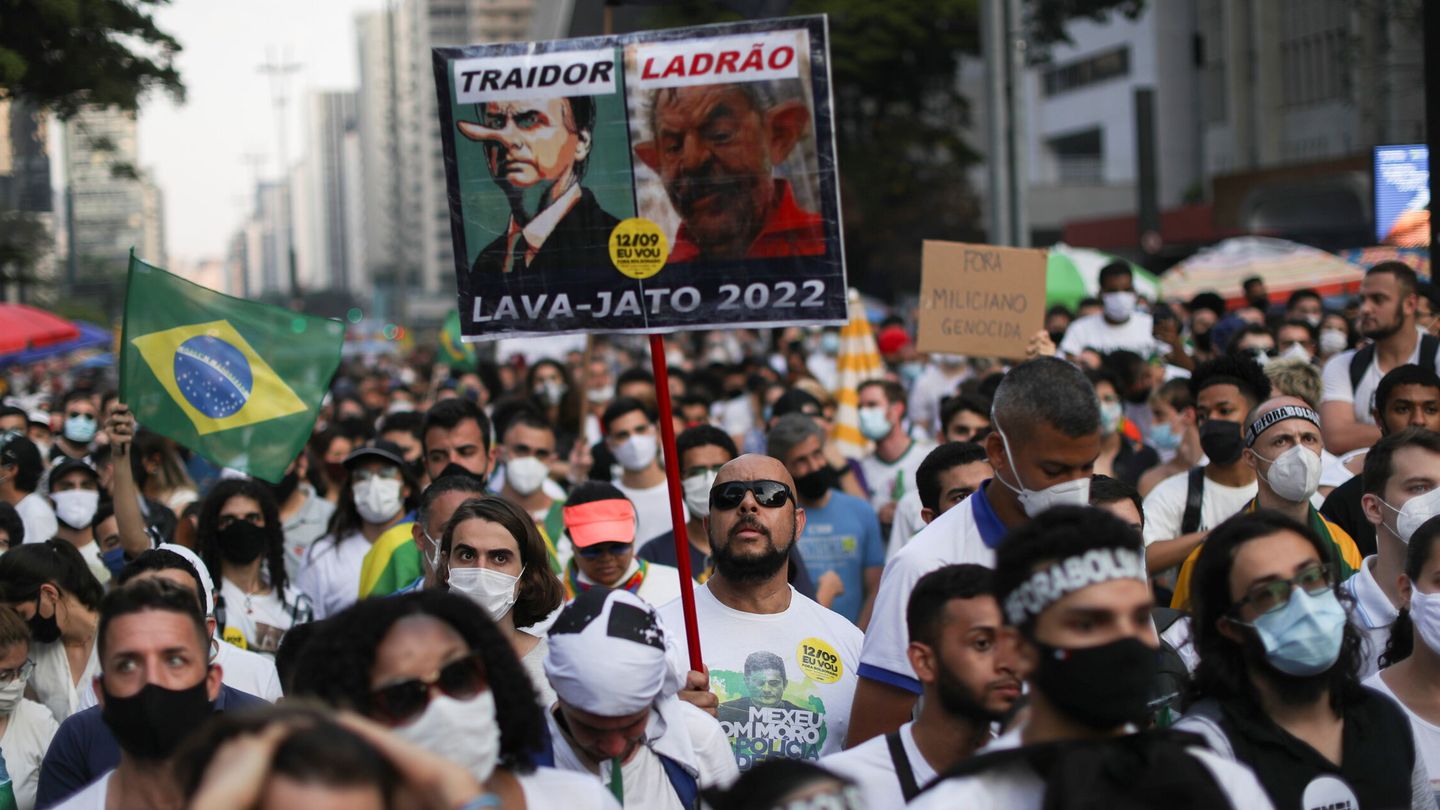 Manifestación de desencantados con Bolsonaro. (Reuters)