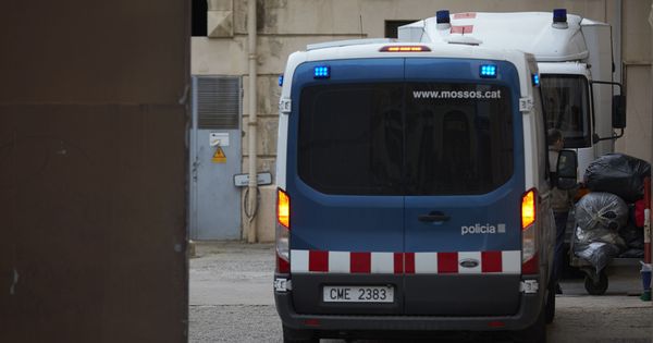 Foto: Una furgoneta de los Mossos d'Esquadra. (EFE)