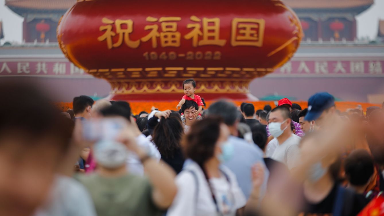 Foto: China comienza su semana de vacaciones con motivo del Día Nacional. (EFE/Wu Hao)