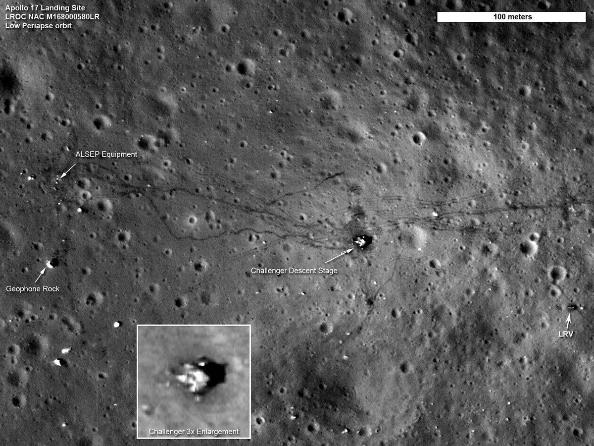 Foto: Imagen de la Luna donde se ven las huellas que dejaron las misiones Apolo. (EFE)