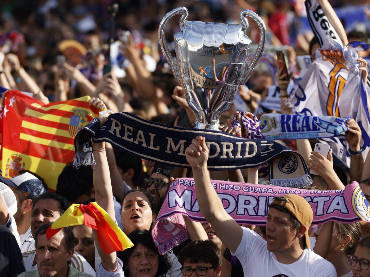 Foto: Hinchas del Real Madrid, durante la celebración de la Champions. (Reuters/Marcelo del Pozo)