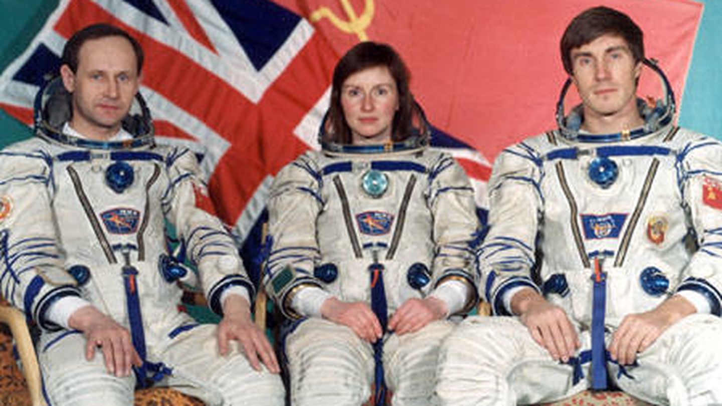 Los astronautas Anatoly Artsebarsky, Helen Sharman y Sergei Krikalev en 1991. 