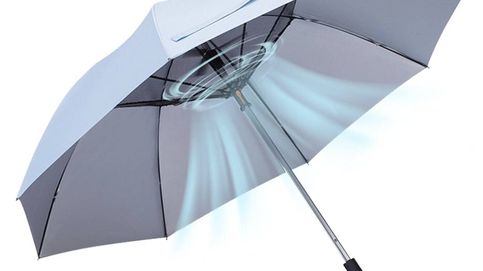 Adiós a pasar calor en verano por la calle: llega el paraguas con ventilador