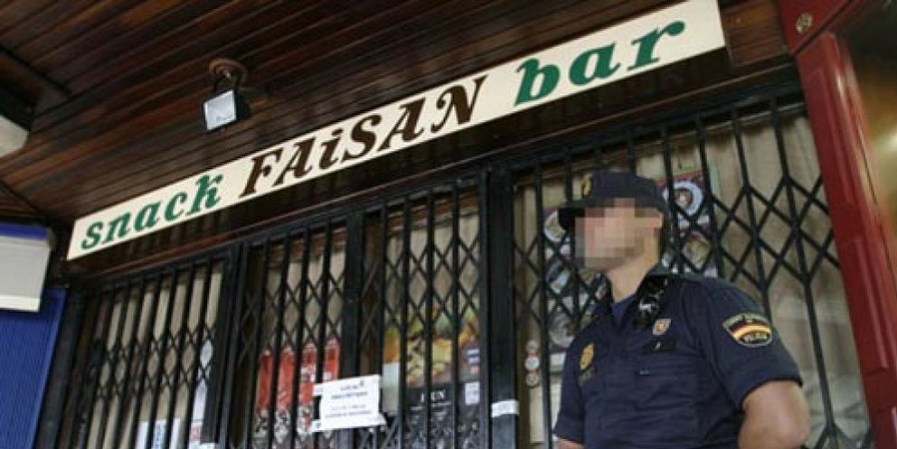 Foto: El rastreo al móvil de Ballesteros corrobora que estuvo en el bar Faisán