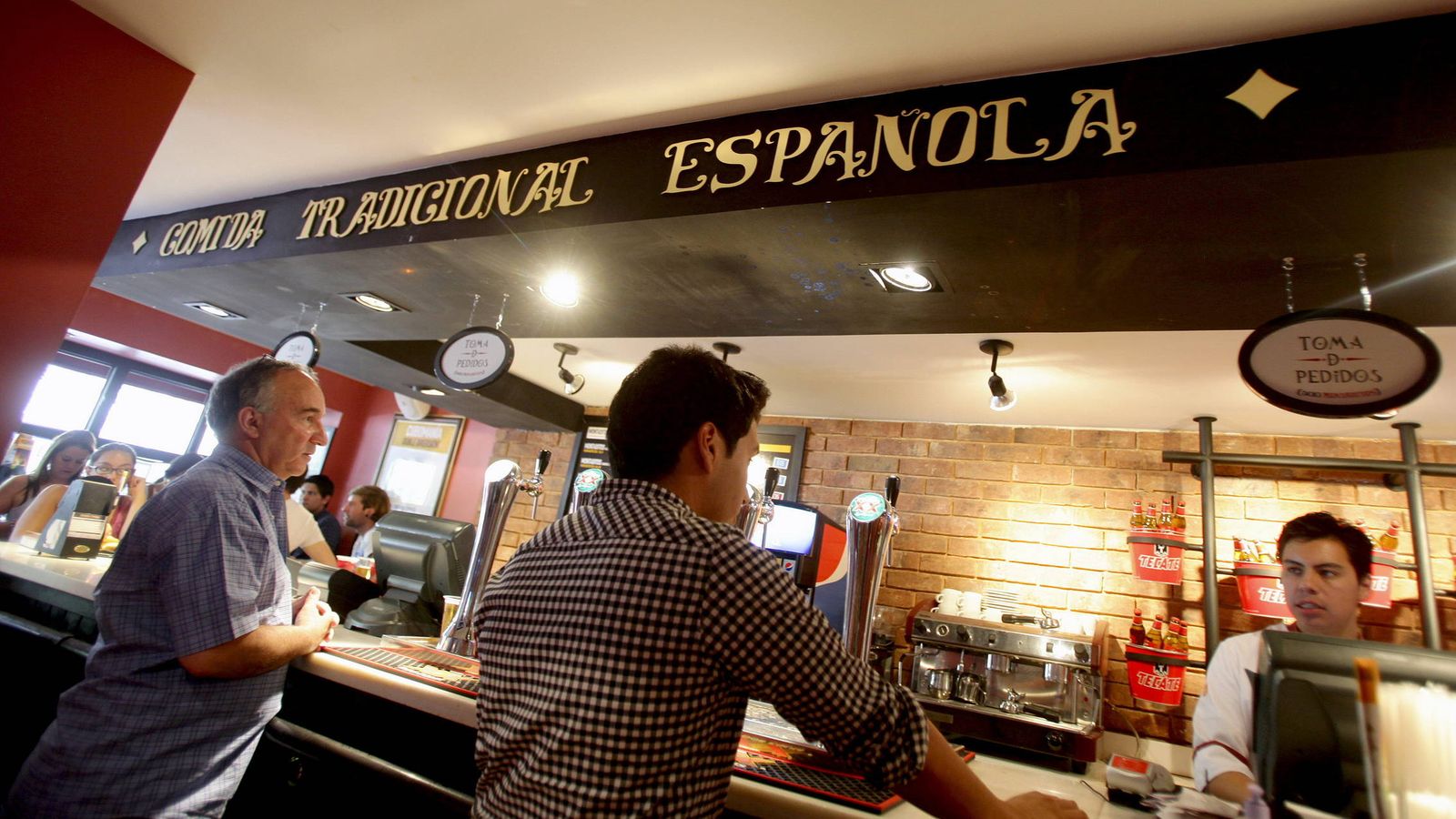 Foto: Uno de los restaurantes de la cadena '100 Montaditos'. (EFE)