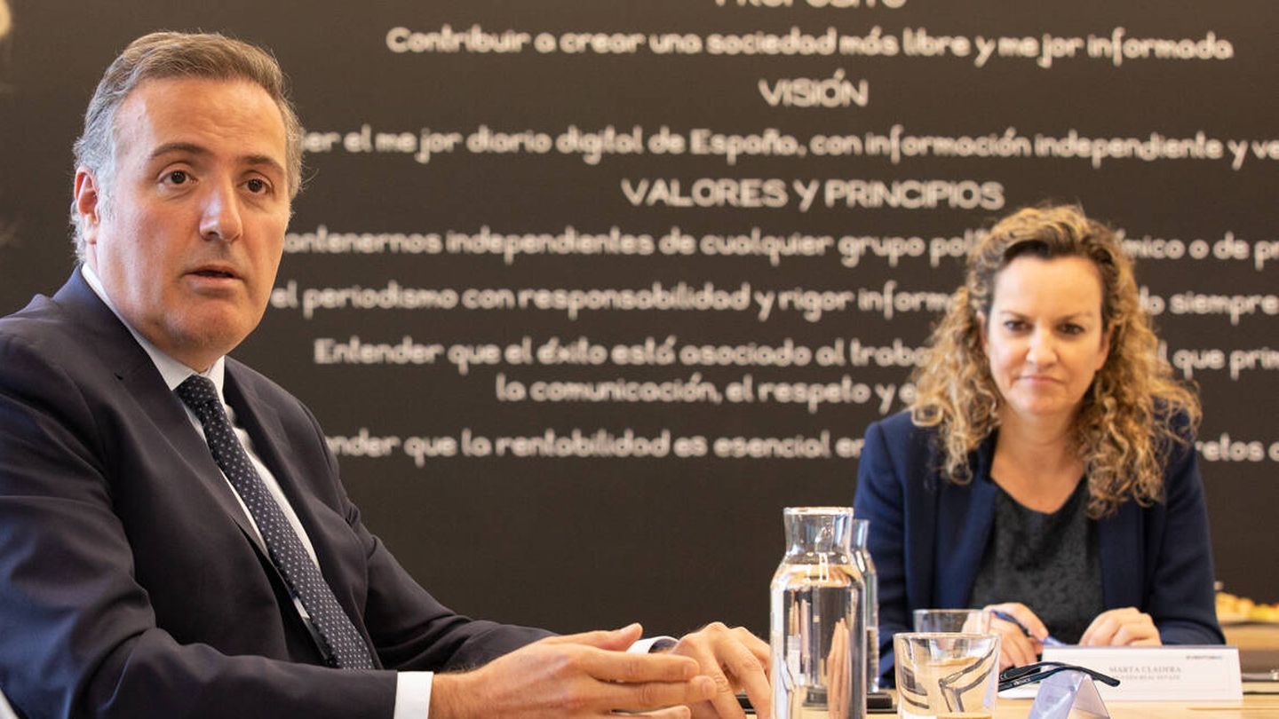 David Martínez, CEO de Aedas Homes, y Marta Cladera, 'managing director', 'head of' Iberia en Nuveen Real Estate, durante la mesa redonda.