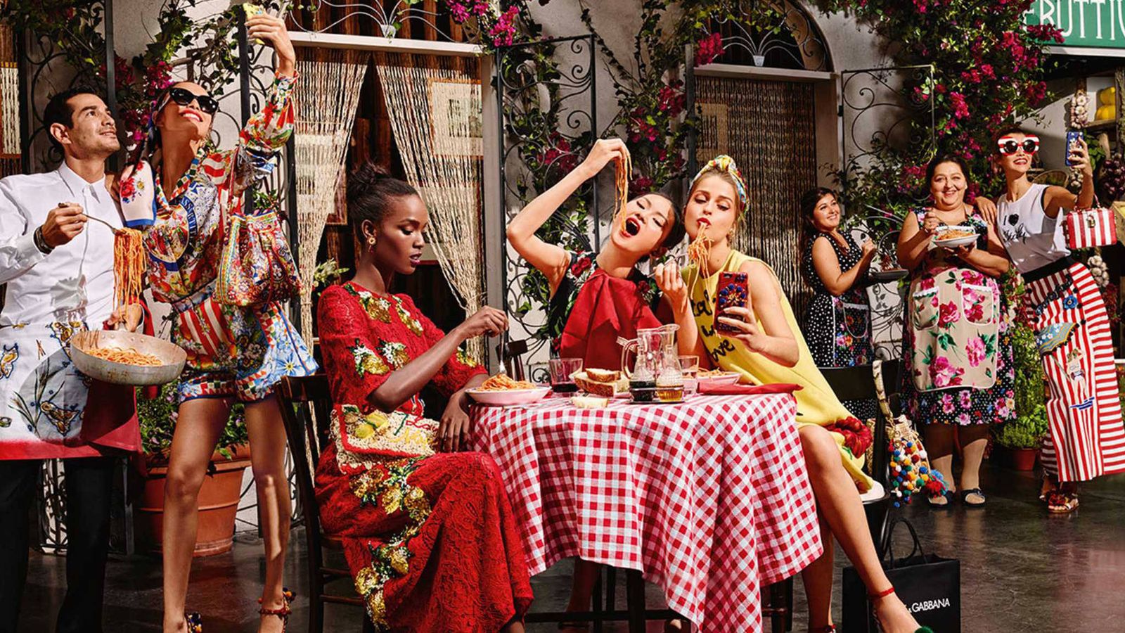 Foto: Hasta la comida tiene que salir muy bien las fotos, aprende cómo. (Foto: Dolce & Gabbana)