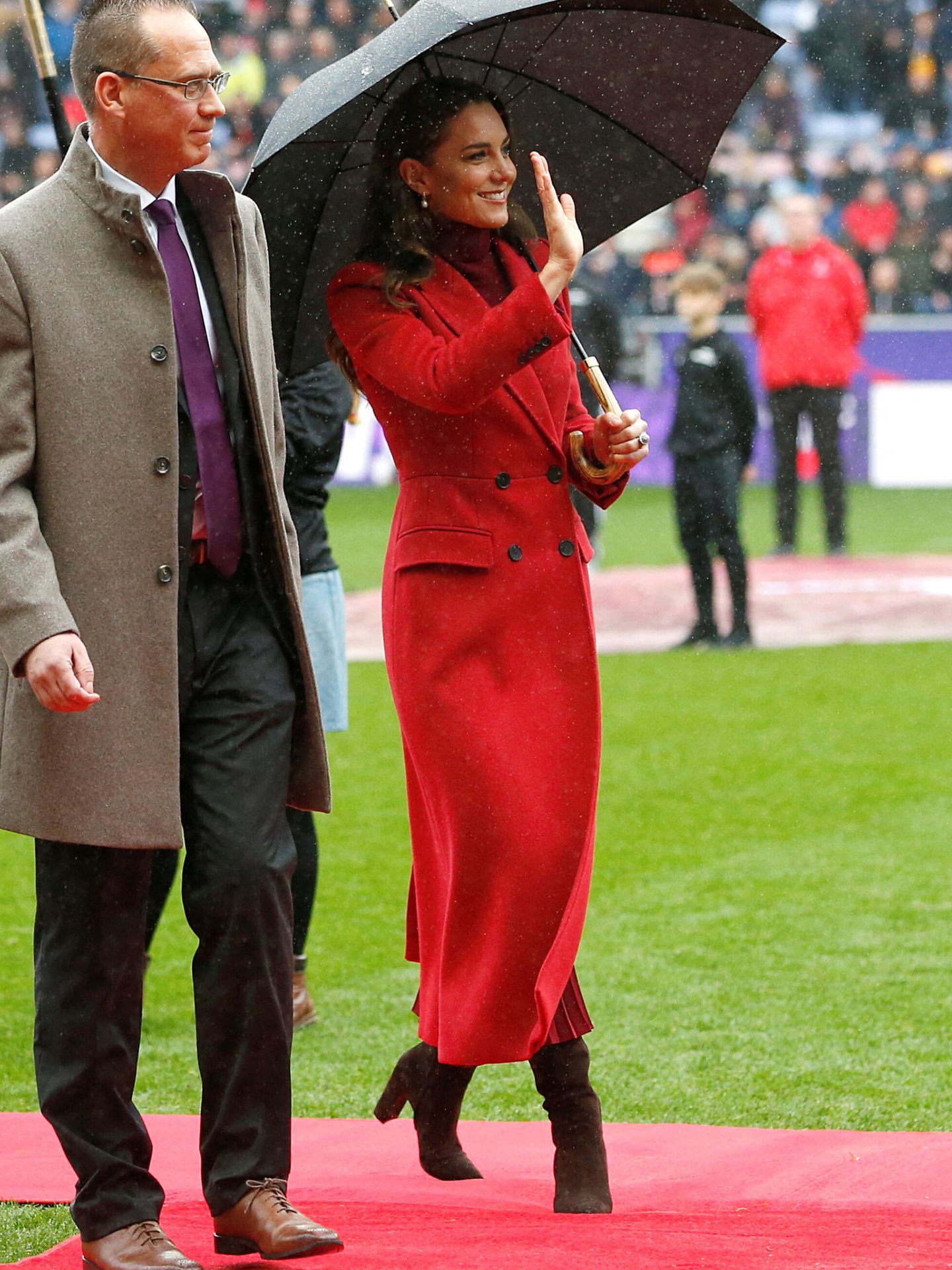Kate Middleton, con abrigo de Alexander McQueen. (Reuters/Ed Sykes)