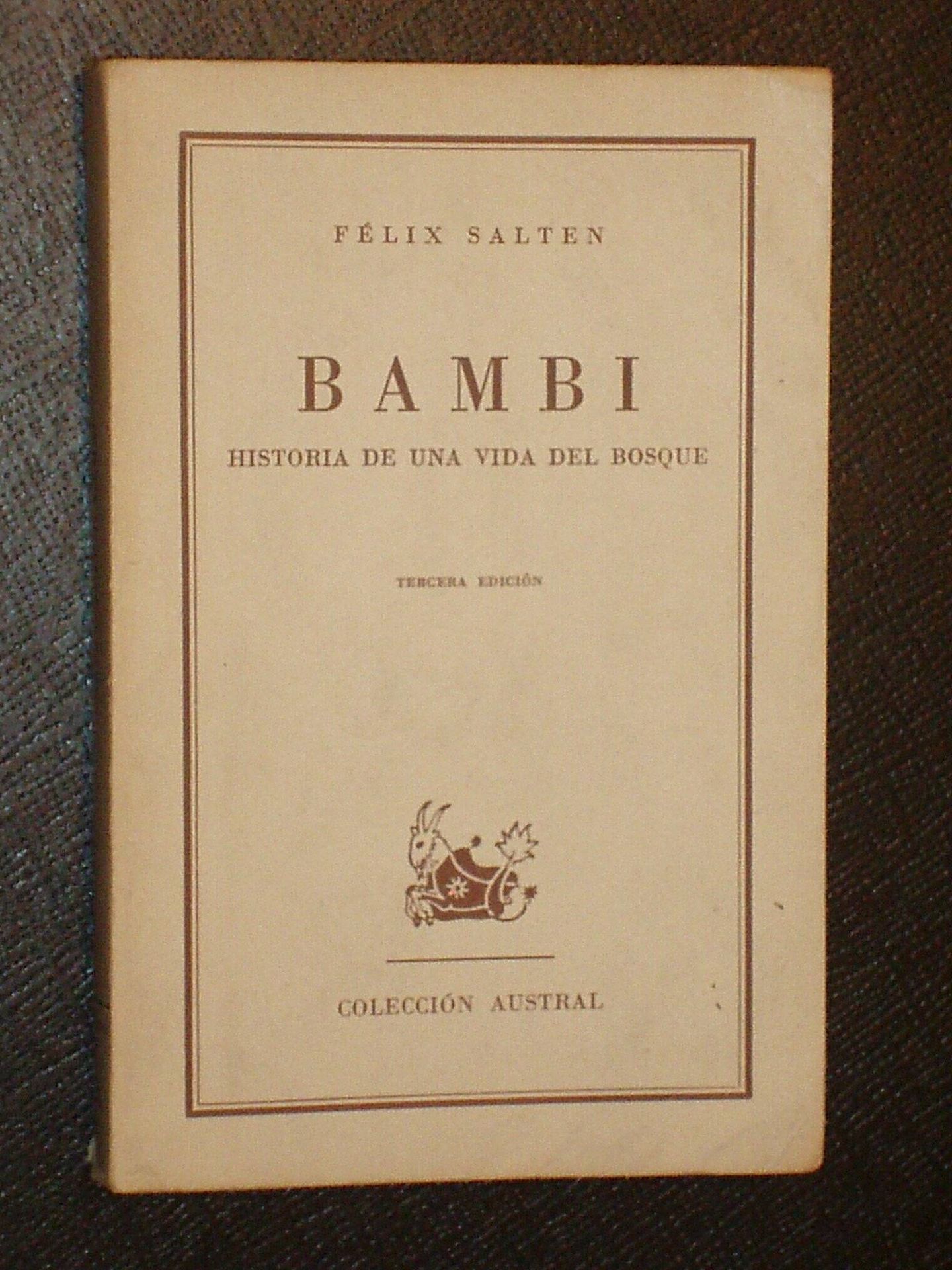 Primera traducción al español de 'Bambi: una vida en el bosque'. 