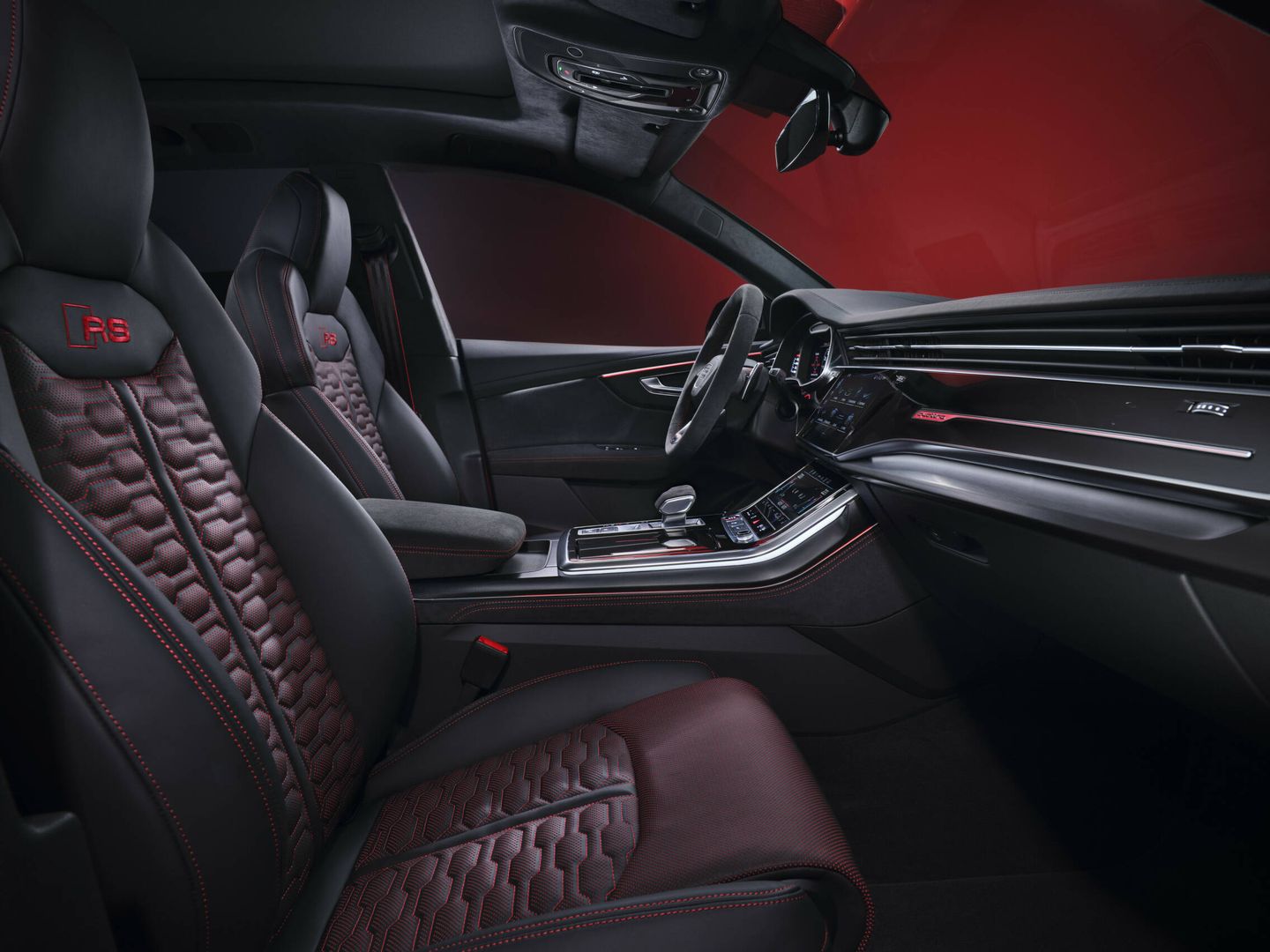 Los asientos deportivos lucen el logo RS y cuentan con ventilación específica de serie.