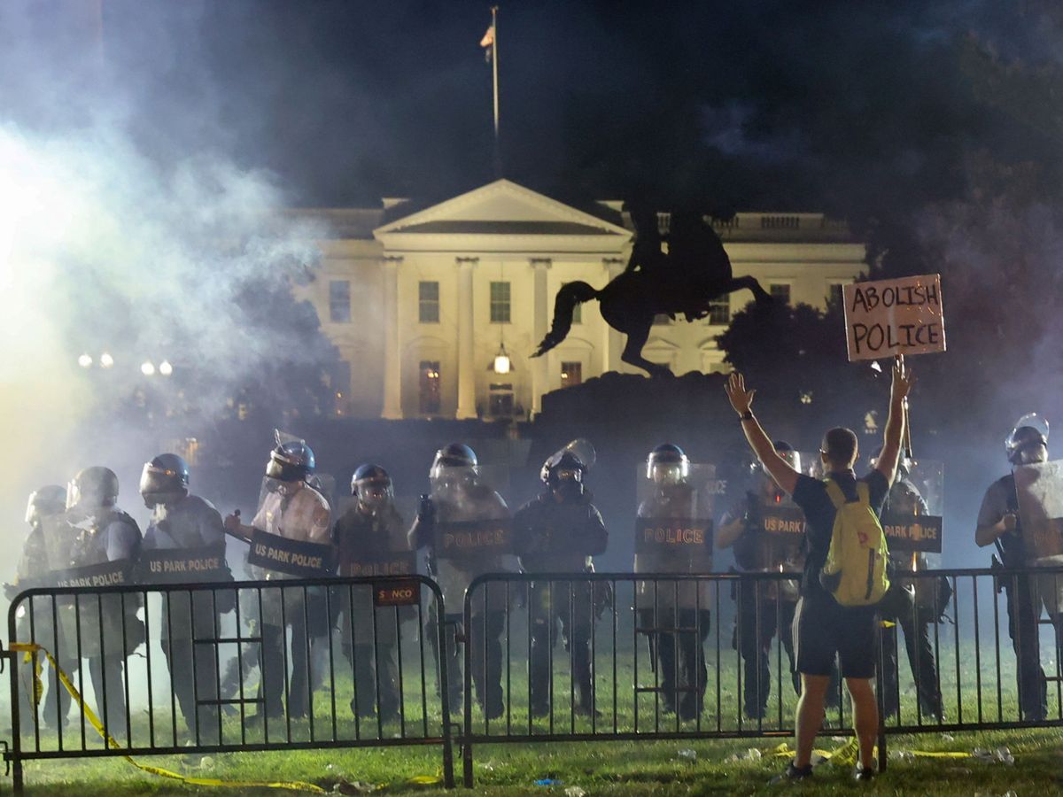 Foto: Protestas frente a la Casa Blanca, en EEUU. (Reuters)