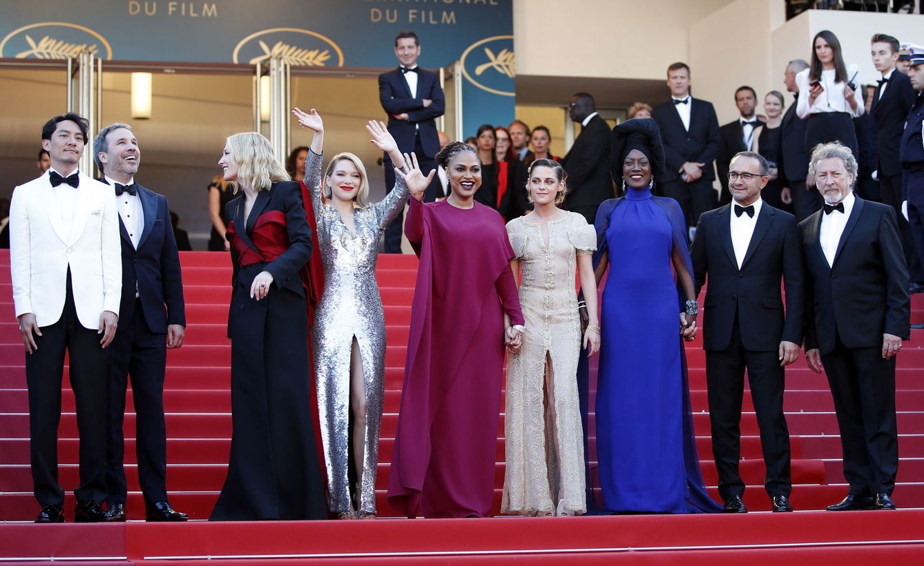El jurado de Cannes, compuesto por Chang Chen, Denis Villeneuve, Ava DuVernay, Lea Seydoux, la presidenta Cate Blanchett, Kristen Stewart, Khadja Nin, Robert Guediguian y Andrey Zvyagintsev . (Efe)