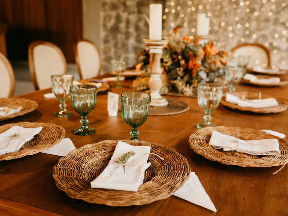 Foto: Distribución de las mesas, trucos para sentar a los invitados en una boda. (Jonathan Borba para Pexels)