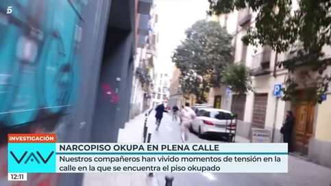 Casi no lo cuento: un reportero de Telecinco huye en plena calle de la agresión de un okupa