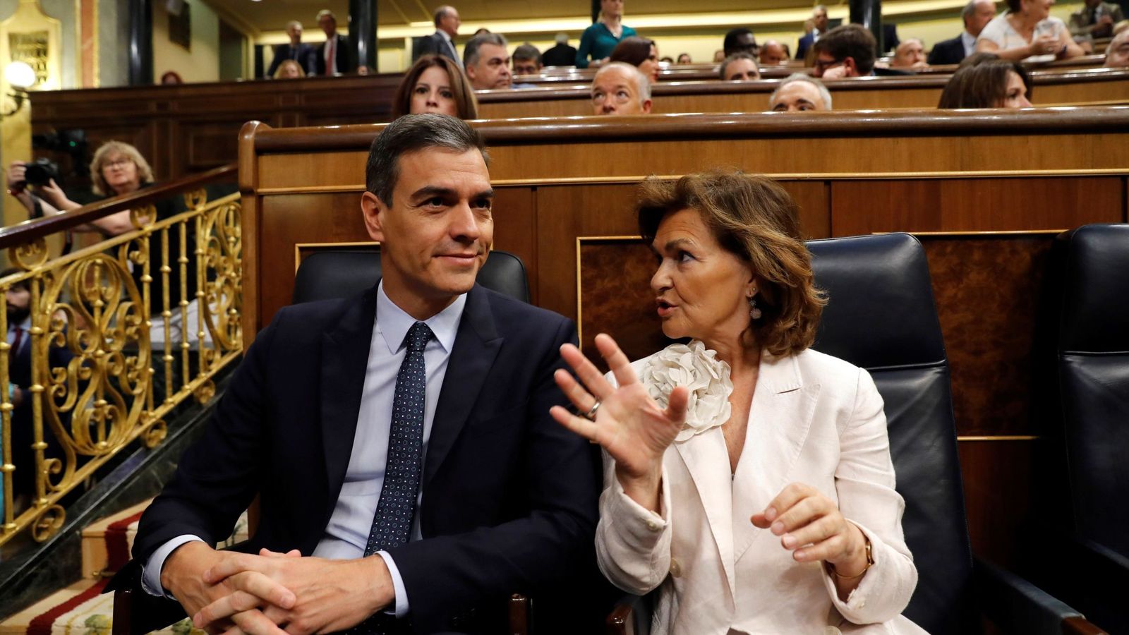 Foto: Pedro Sánchez y la vicepresidenta en funciones, Carmen Calvo, este 23 de julio en el Congreso. (EFE)